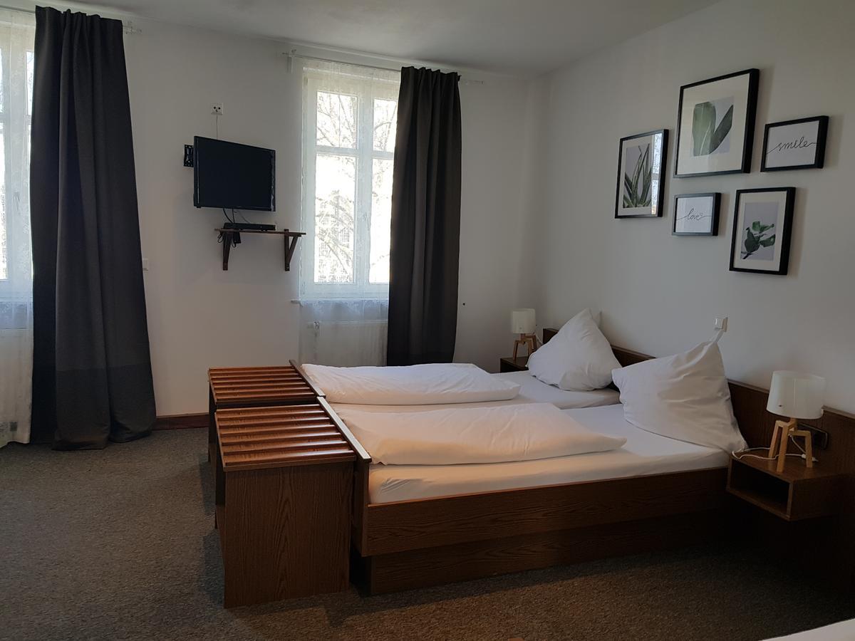 Gasthaus Zum Ochsen Hochstadt  Bagian luar foto