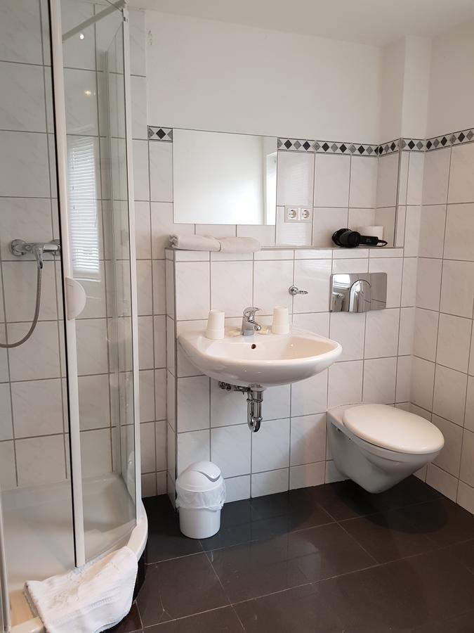 Gasthaus Zum Ochsen Hochstadt  Bagian luar foto